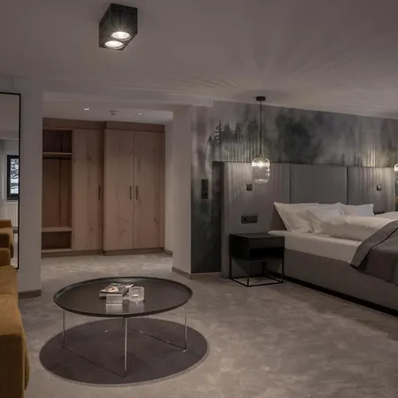 Otel Madlein 4*